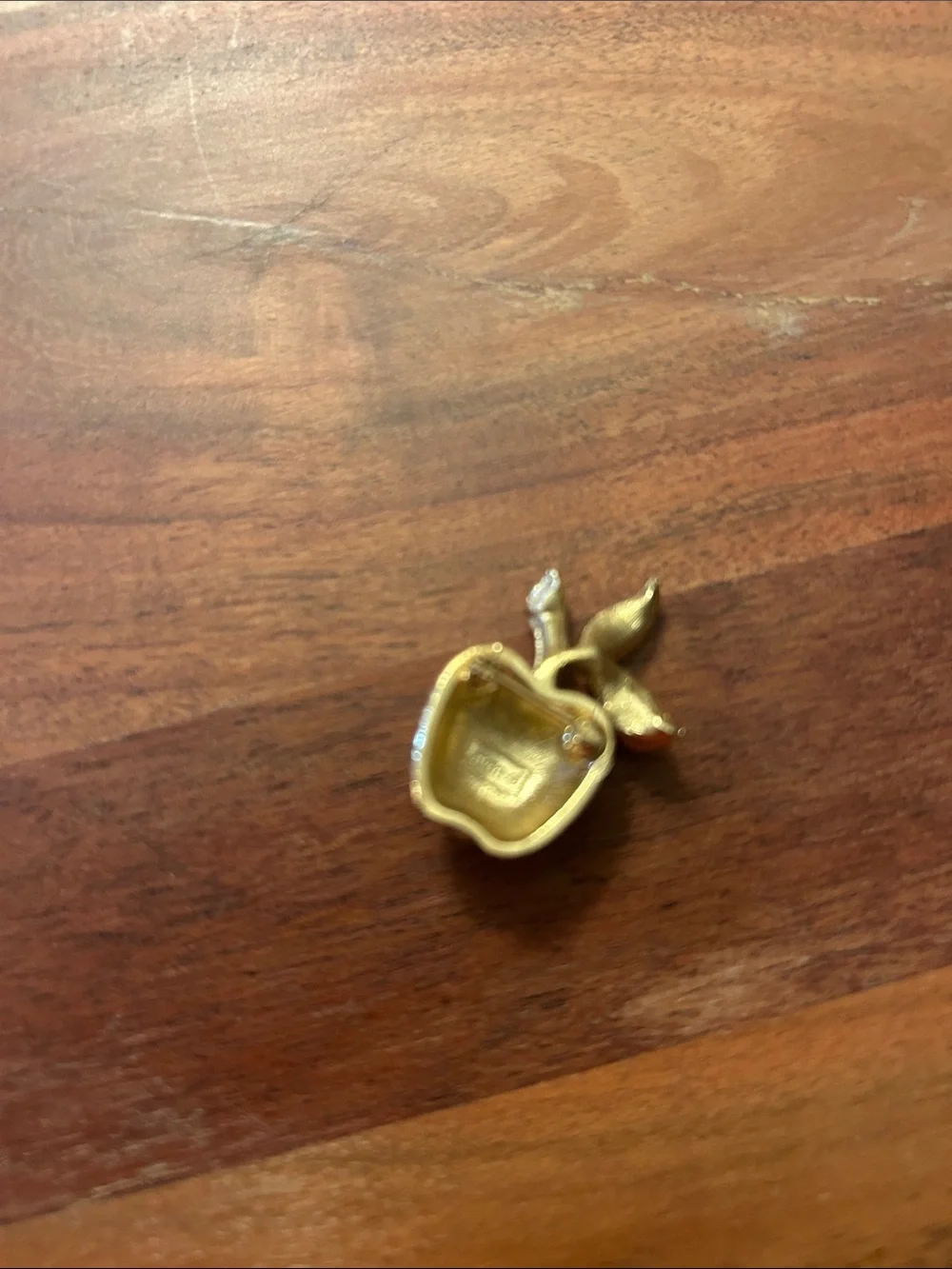 Avon Vintage/Retro Gold Tone 1970’s Apple Brooch Pin 17mm